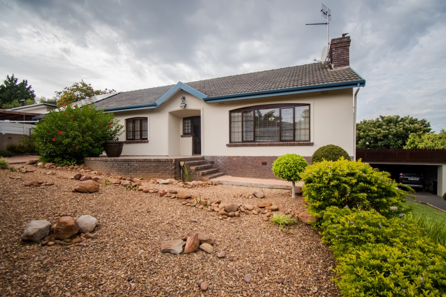 4 Bedroom Property for Sale in La Sandra Western Cape